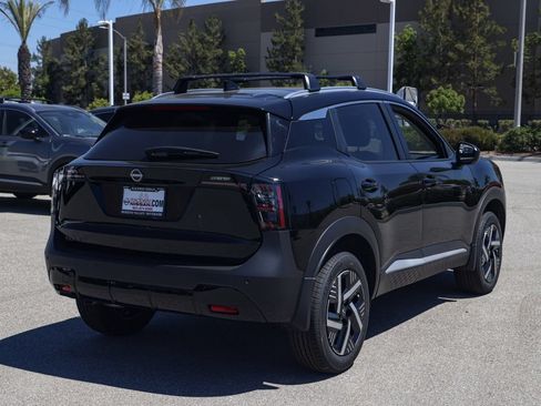 New 2026 Nissan Kicks SV w/ Cold Weather Package FWD image 4