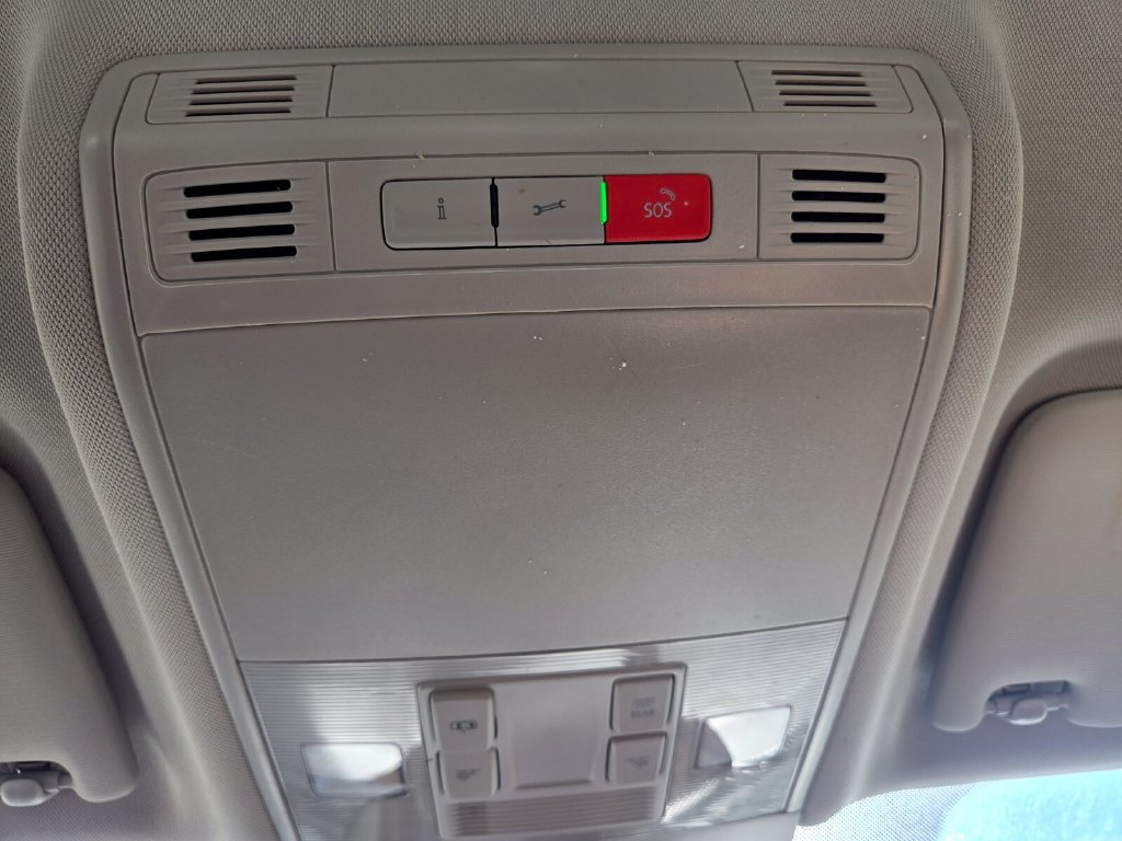 Used 2024 Volkswagen Taos S w/ MDO Package FWD image 18