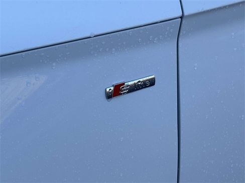 Used 2023 Audi Q5 2.0T Premium w/ Convenience Package image 11