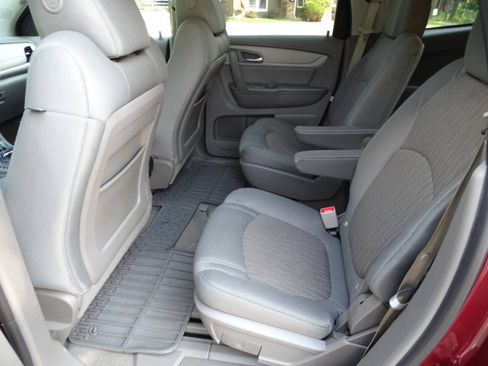 Used 2017 Chevrolet Traverse AWD LT w/ True North Edition image 32