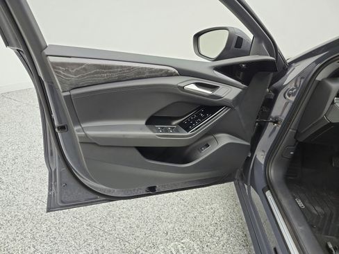 Used 2025 Audi A6 e-tron Premium w/ Convenience Package RWD image 15