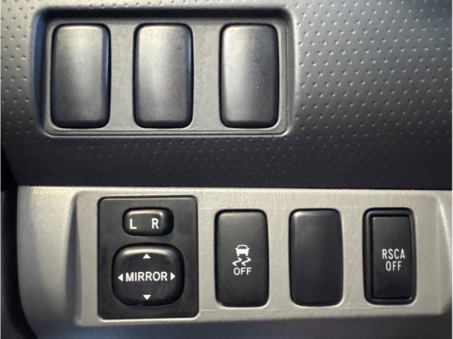 Used 2011 Toyota Tacoma 4x4 Access Cab w/ SR5 Pkg #2 image 21