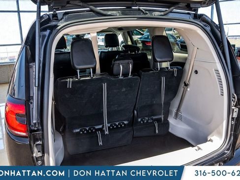 Used 2024 Chrysler Pacifica Touring-L FWD image 27