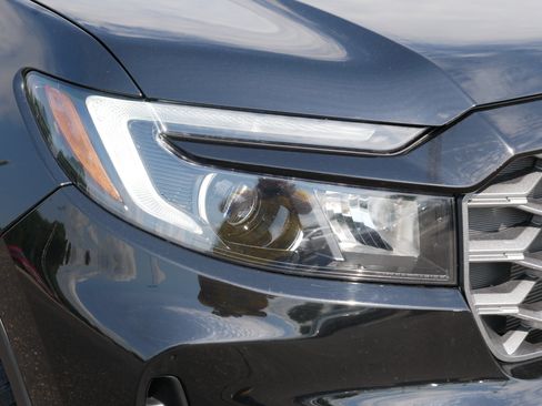 Used 2023 Honda Passport TrailSport image 16