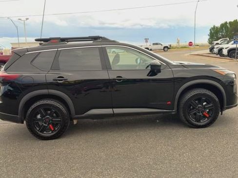Used 2026 Nissan Rogue SV AWD/4WD image 9