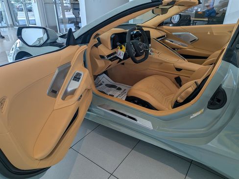 Used 2024 Chevrolet Corvette Stingray Premium Cpe w/ Z51 Performance Package RWD image 9