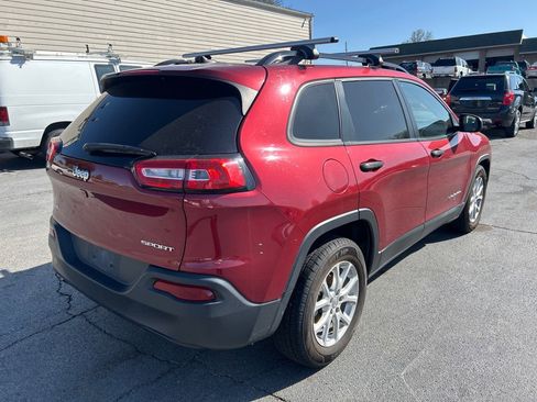 Used 2016 Jeep Cherokee Sport FWD image 6