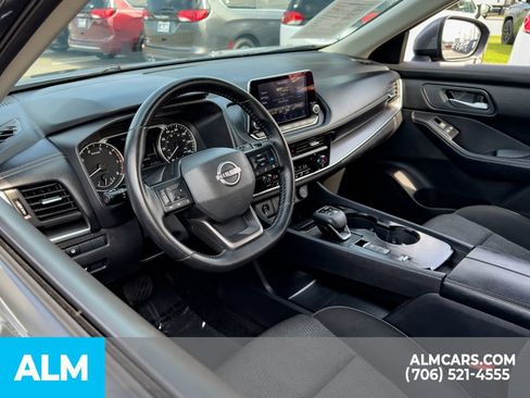 Used 2025 Nissan Rogue SV FWD image 9