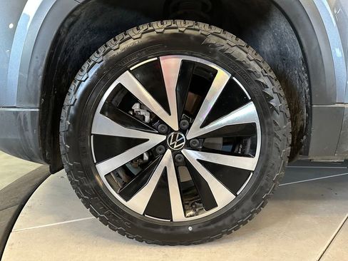 Used 2022 Volkswagen Taos SE AWD/4WD image 25