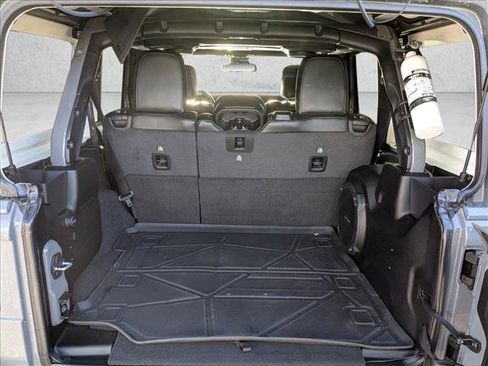 Used 2021 Jeep Wrangler Unlimited Rubicon image 6