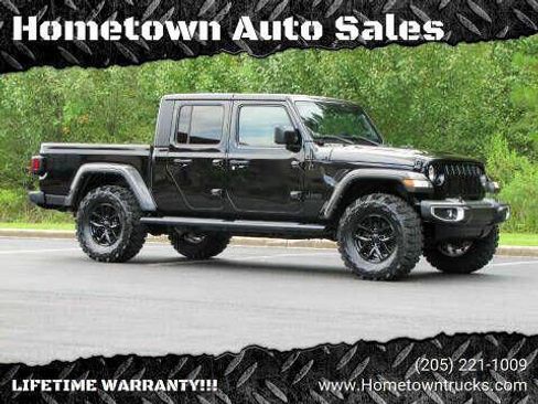 Used 2023 Jeep Gladiator Sport AWD/4WD image 1