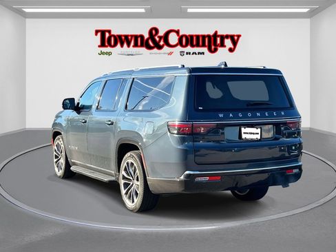 Used 2024 Jeep Wagoneer L Series II w/ Premium Group I image 7
