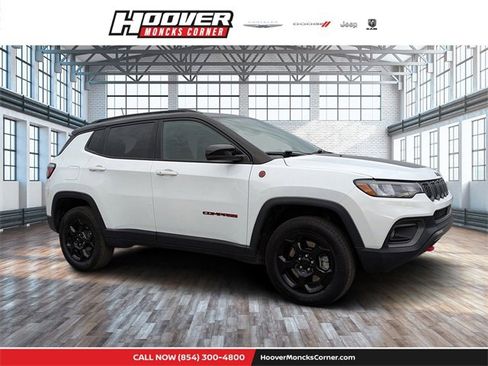 Used 2023 Jeep Compass Trailhawk image 1