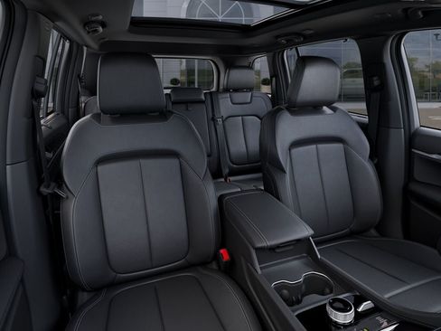 New 2026 Jeep Grand Cherokee Limited w/ Luxury Tech Group II AWD/4WD image 16
