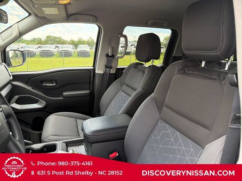 Certified 2025 Nissan Frontier SV RWD image 13