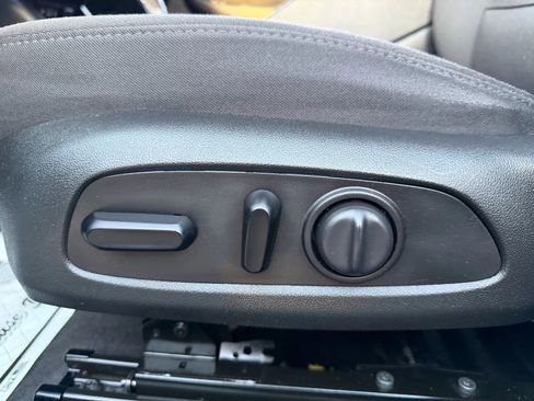 Used 2020 Chevrolet Malibu LT image 28