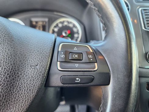 Used 2016 Volkswagen Tiguan SE image 22
