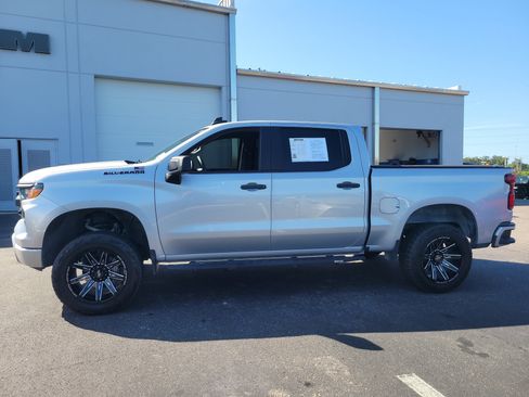 Used 2022 Chevrolet Silverado 1500 Custom w/ LPO, Dark Essentials Package RWD image 7