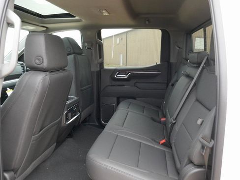 New 2026 GMC Sierra 1500 SLT image 13