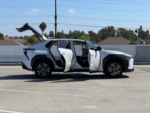 Used 2025 Toyota bZ4X AWD w/ Weather Package image 28