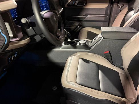 Used 2024 Ford Bronco Wildtrak AWD/4WD image 23