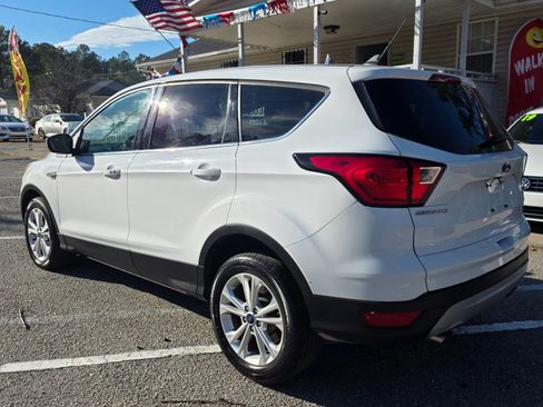 Used 2019 Ford Escape SE image 7