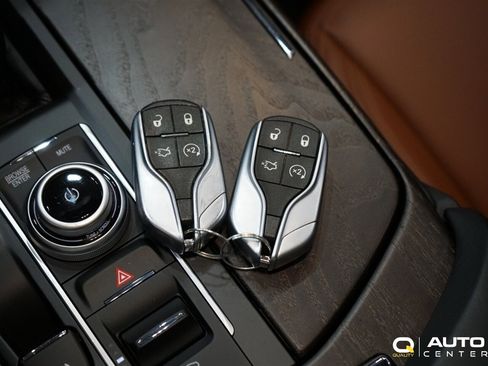 Used 2021 Maserati Levante GranLusso AWD/4WD image 28