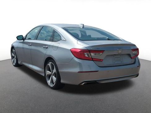 Used 2018 Honda Accord Touring image 4
