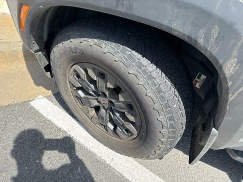 Used 2022 Nissan Frontier Pro-X image 6