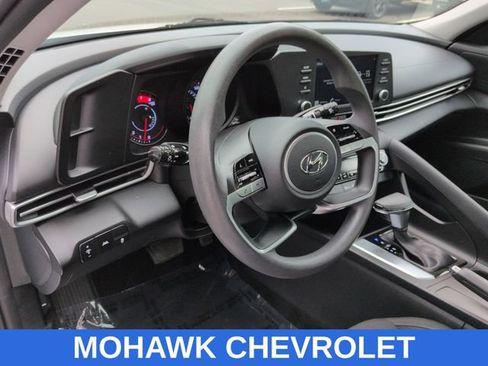 Used 2021 Hyundai Elantra SEL FWD image 10