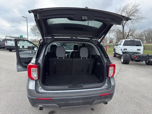 Certified 2022 Ford Explorer XLT w/ Equipment Group 202A image 19