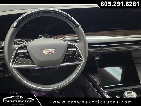 Used 2026 Cadillac Escalade Luxury AWD/4WD image 21