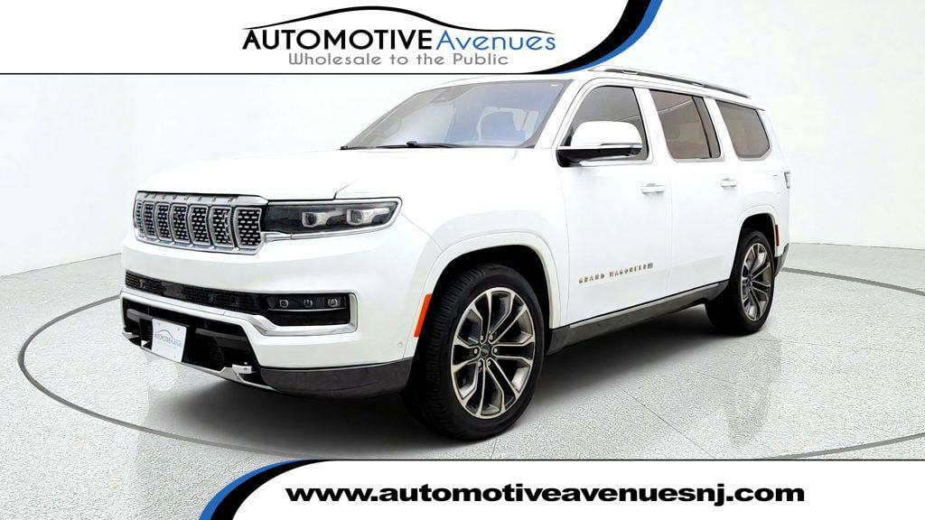 Used 2022 Jeep Grand Wagoneer Series III w/ Rear Seat Video Group 1 AWD/4WD image 1