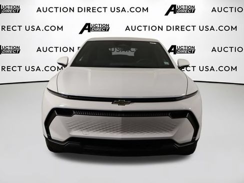 Used 2025 Chevrolet Equinox EV LT FWD image 2