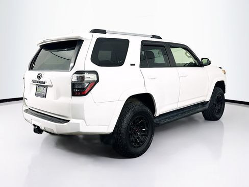 Used 2019 Toyota 4Runner SR5 AWD/4WD image 9