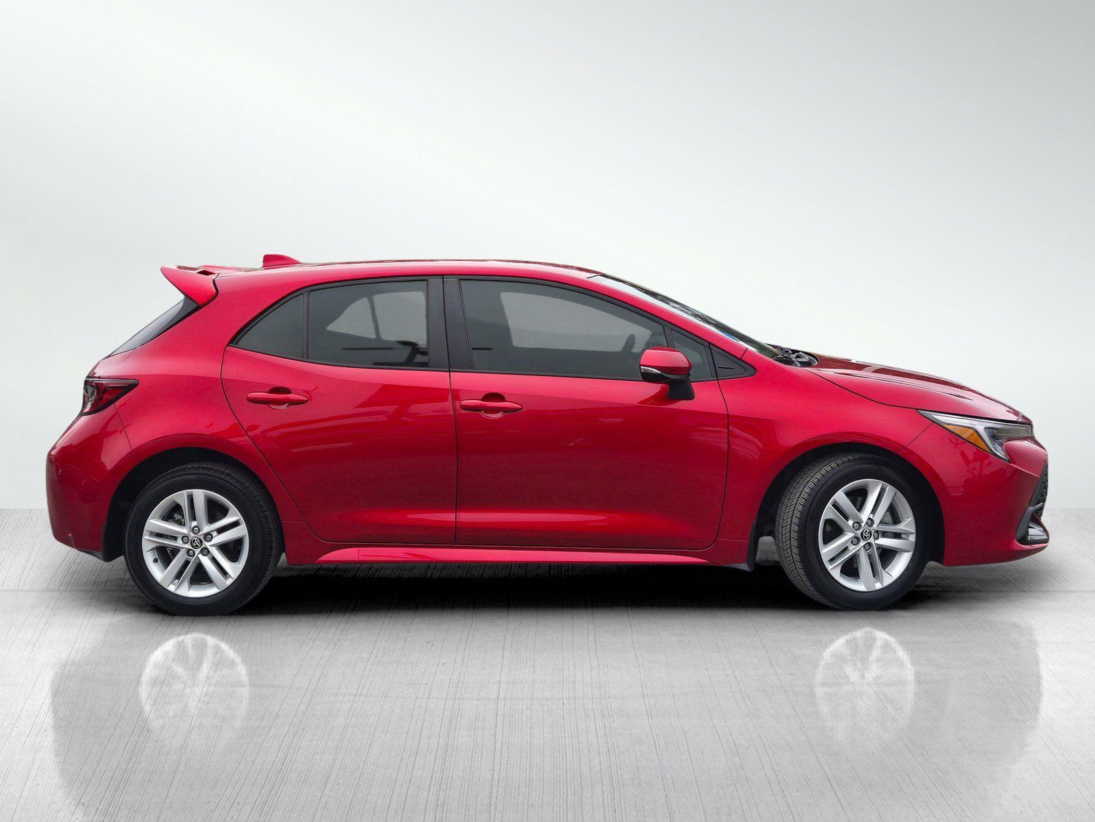 Used 2023 Toyota Corolla SE FWD image 3