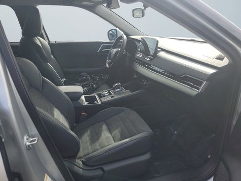 Used 2024 Mitsubishi Outlander SE image 15