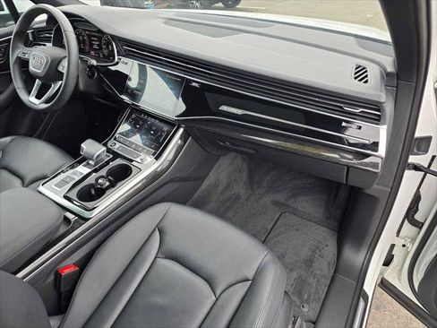 Used 2023 Audi Q7 2.0T Premium w/ Towing Package AWD/4WD image 10
