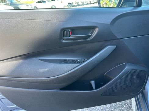 Used 2022 Toyota Corolla LE image 27