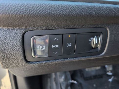 Used 2024 Chevrolet Traverse LS image 34