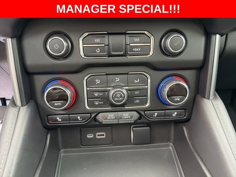 Used 2022 Chevrolet Tahoe Z71 w/ Z71 Off-Road Package AWD/4WD image 34