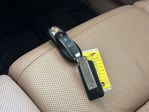 Used 2023 Porsche Macan image 20