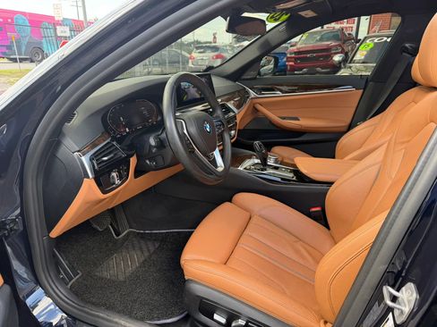 Used 2020 BMW 530i xDrive w/ Premium Package AWD/4WD image 9