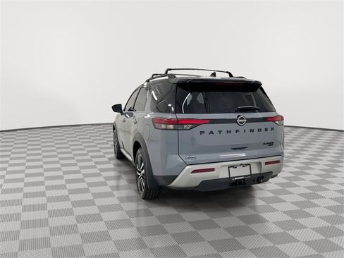 Used 2024 Nissan Pathfinder Platinum w/ Black Appearance Package image 8