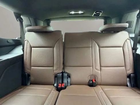 Used 2025 Chevrolet Tahoe High Country AWD/4WD image 21