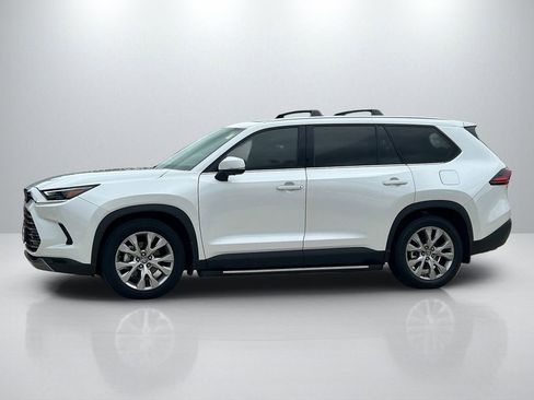 Used 2026 Toyota Grand Highlander FWD image 8