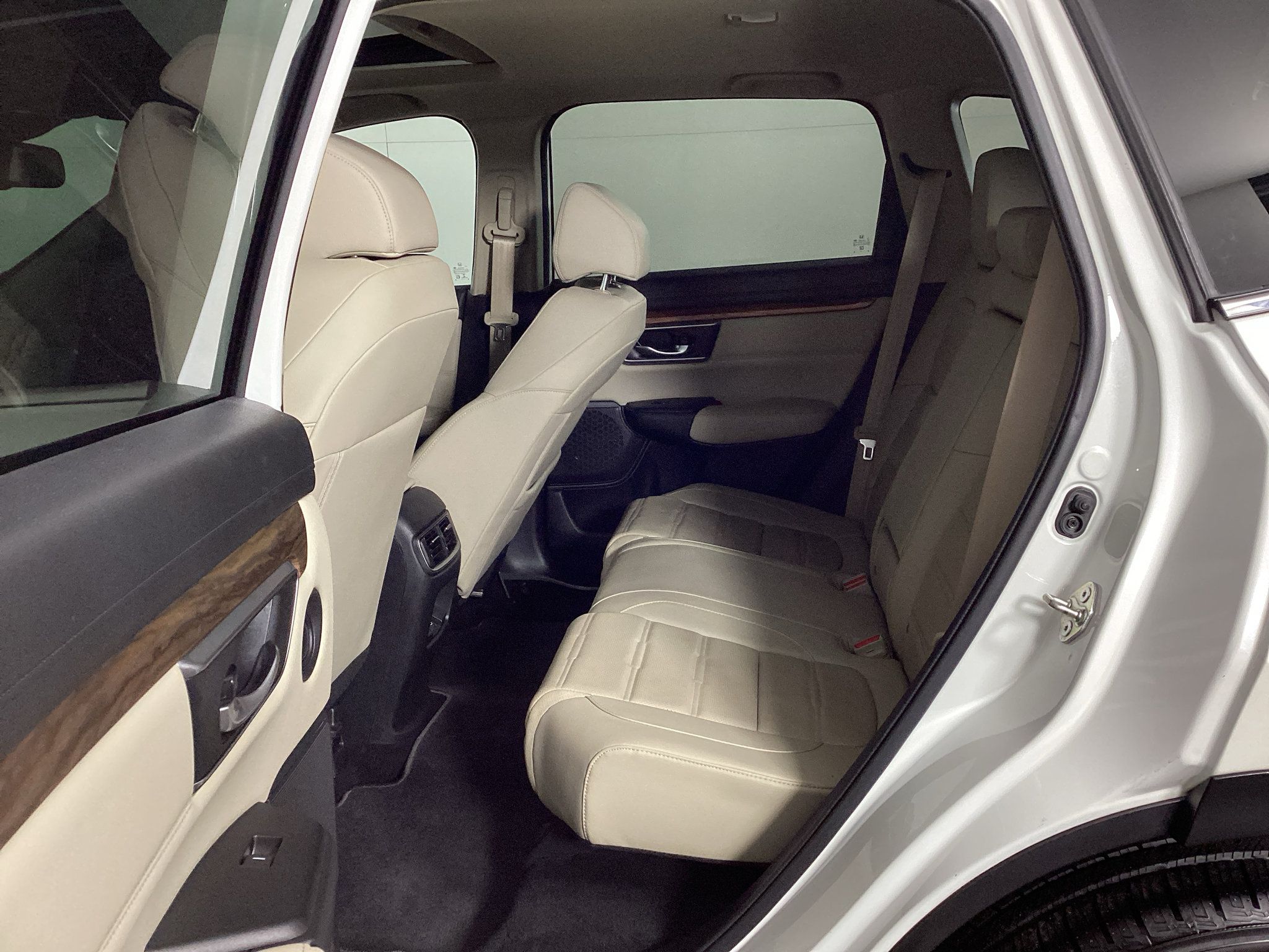 Used 2018 Honda CR-V Touring image 14