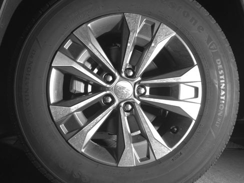 Used 2025 Chevrolet Equinox LT FWD image 12