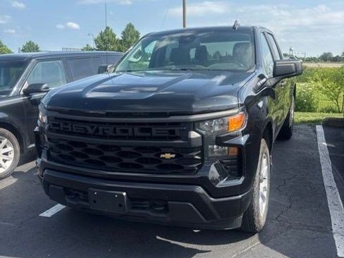Used 2023 Chevrolet Silverado 1500 Custom AWD/4WD image 1