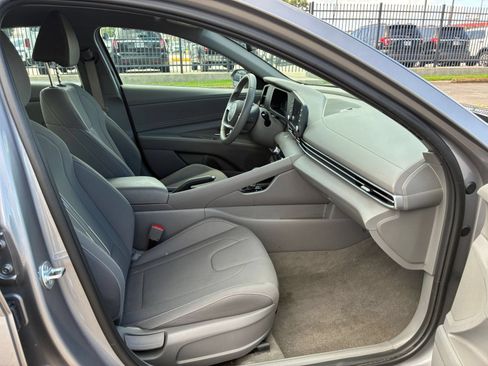 Used 2026 Hyundai Elantra Sport FWD image 30